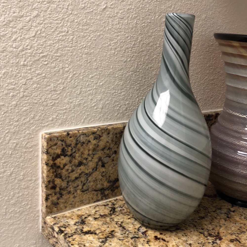 Zgallerie Vintage 14” Vase Like New Gray Marble Color - Picture 2 of 2